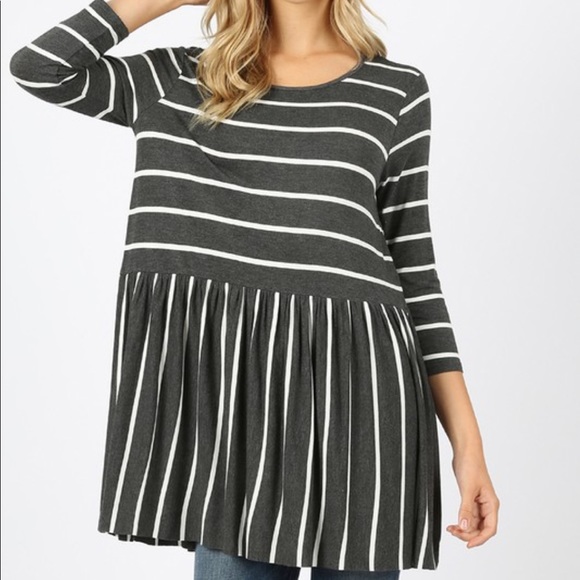 Zenana Outfitters Tops - Zenana Charcoal/Ivory Tunic Size Large